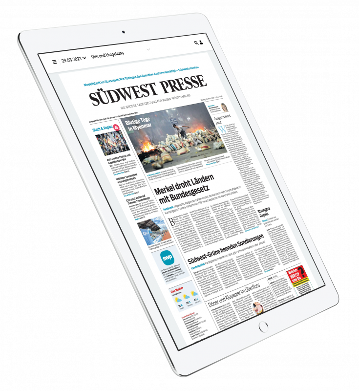 Digitale Zeitung mit Tablet